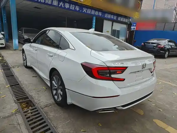 Honda Accord 2022, фото 4