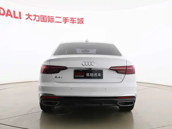 Audi A4L 2022, фото 13