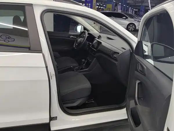 Volkswagen T-Cross 2023, фото 8
