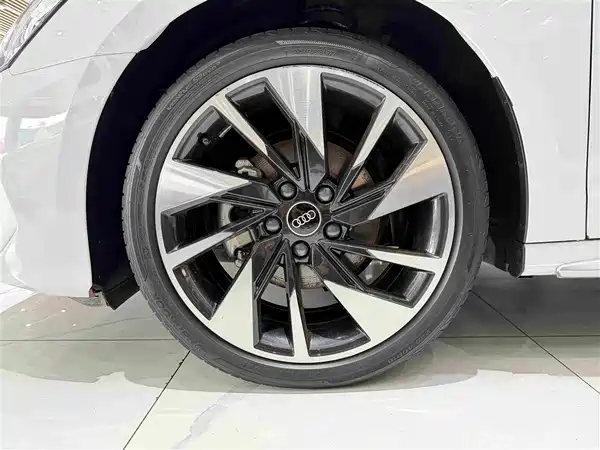 Audi A3 2023, фото 9