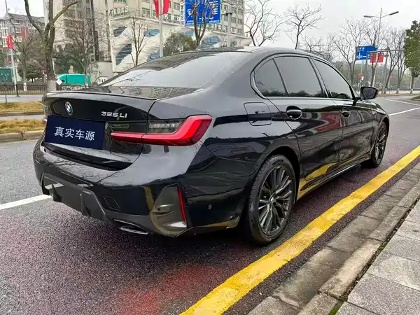 BMW 3 Series 2024, фото 20