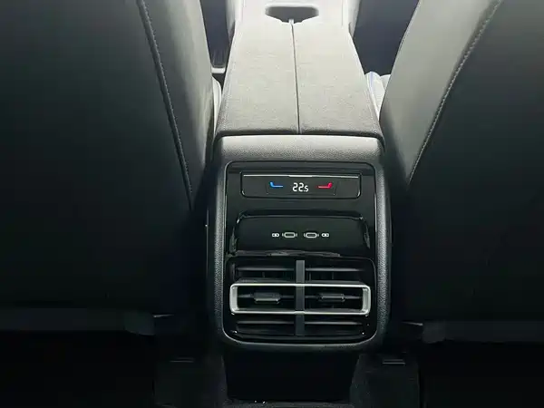 Volkswagen Tiguan L 2024, фото 11