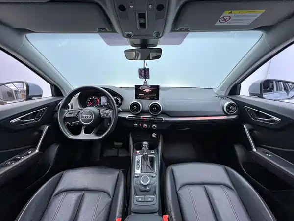 Audi Q2L 2022, фото 20