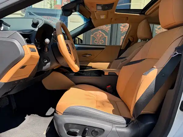 Lexus ES 2025, фото 4