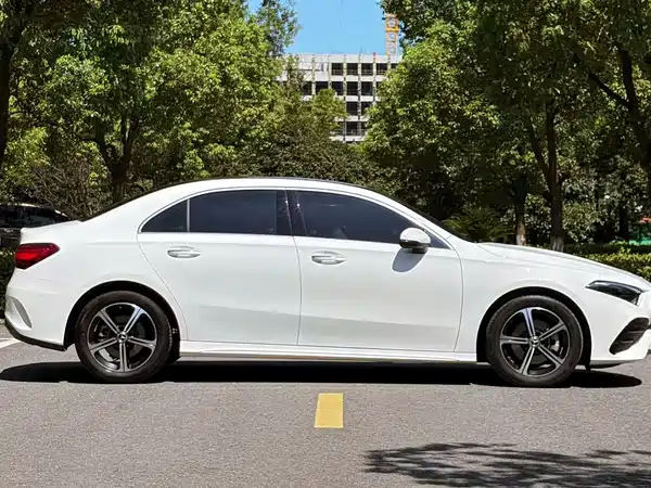 Mercedes-Benz A-Class 2023, фото 4
