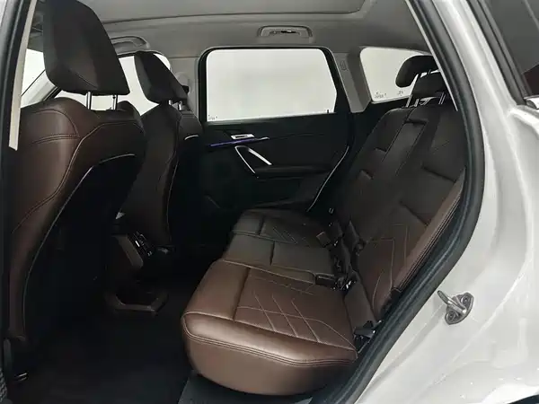 BMW X1 2023, фото 13