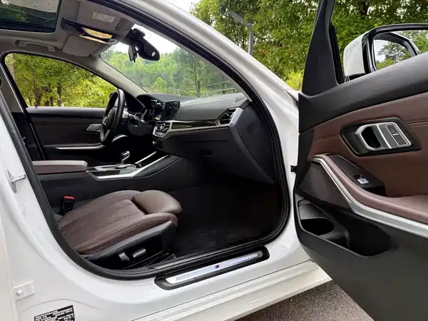 BMW 3 Series 2022, фото 9
