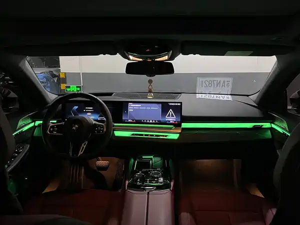 BMW 5 Series 2025, фото 6