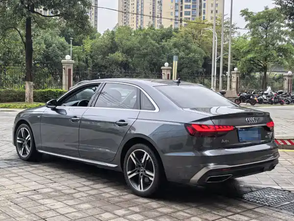 Audi A4L 2023, фото 6