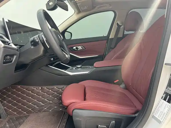 BMW 3 Series 2025, фото 6