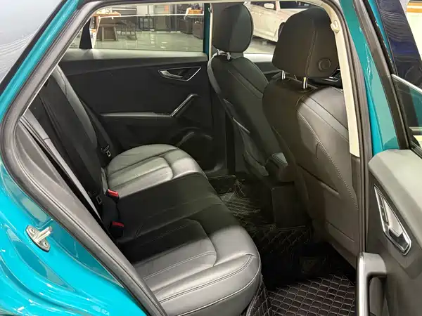 Audi Q2L 2021, фото 9