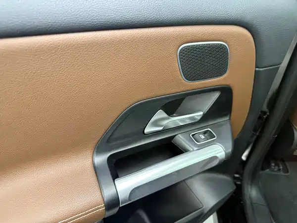 Mercedes-Benz EQB 2024, фото 5