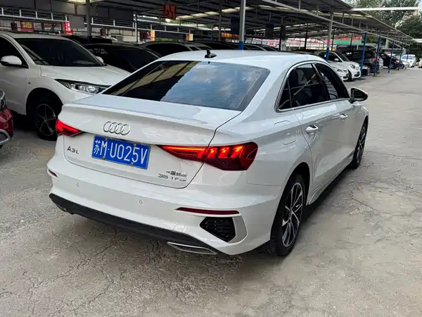 Audi A3 2022, фото 5