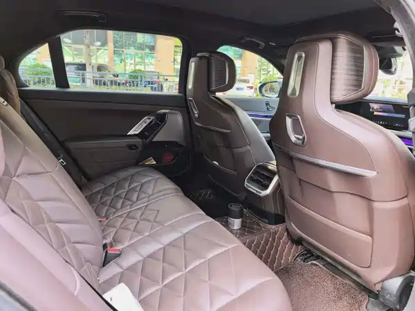 BMW 7 Series 2023, фото 8