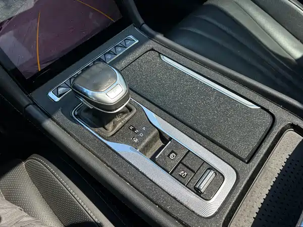 Hongqi H5 2023, фото 27