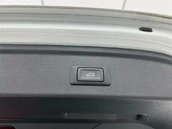 Audi A3 2023, фото 23