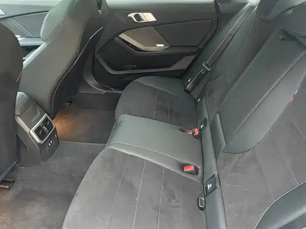 BMW M235L 2025, фото 9