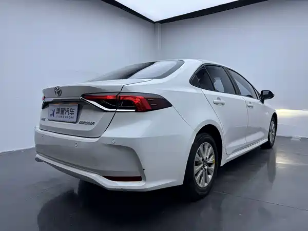 Toyota Corolla 2022, фото 4