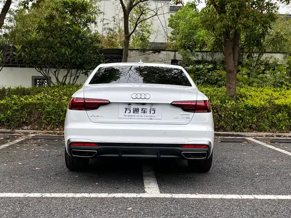 Audi A4L 2024, фото 4
