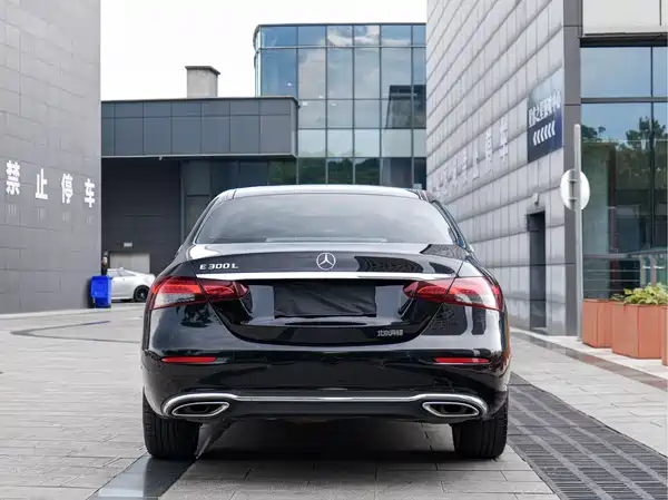 Mercedes-Benz E-Class 2022, фото 5