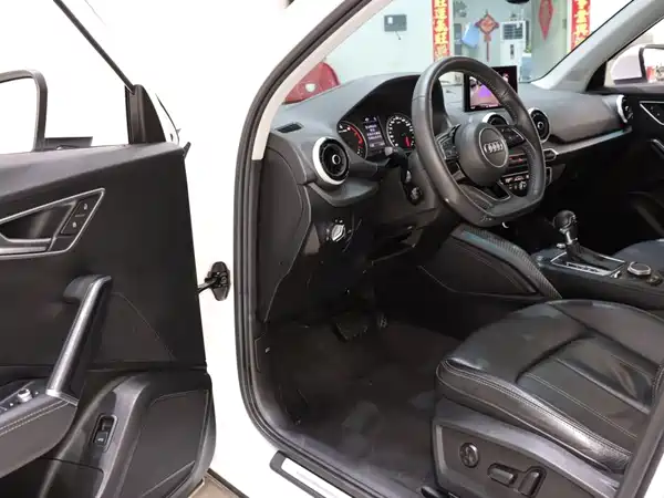 Audi Q2L 2022, фото 9