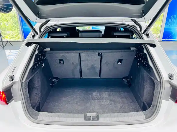 Audi A3 2023, фото 24