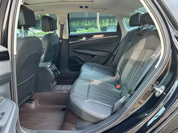 Volkswagen Passat 2024, фото 14