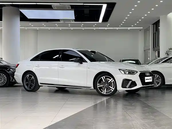 Audi A4L 2022, фото 3