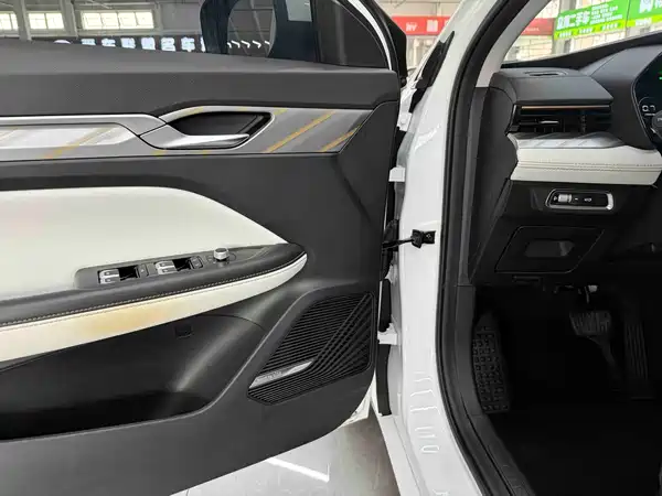 Geely Emgrand L 2022, фото 9