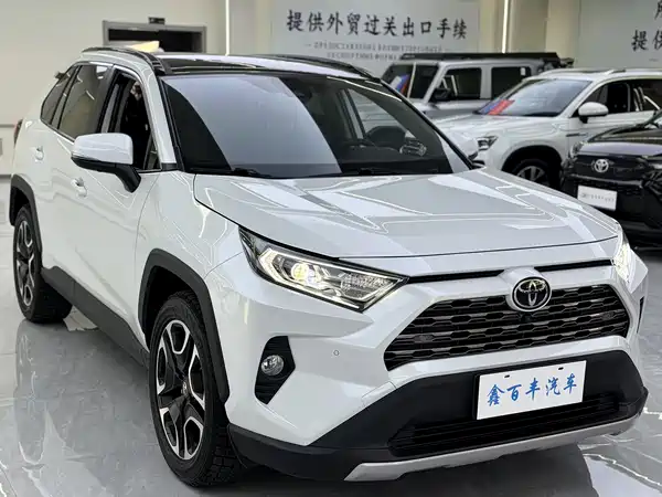 Toyota RAV4 2022, фото 3
