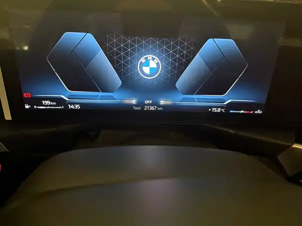 BMW 3 Series 2024, фото 12