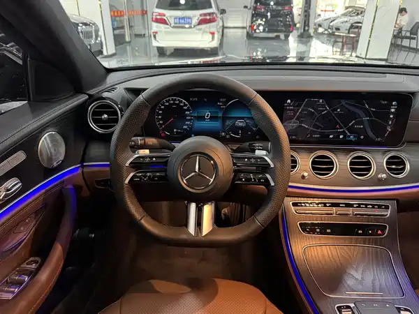 Mercedes-Benz E-Class 2023, фото 8