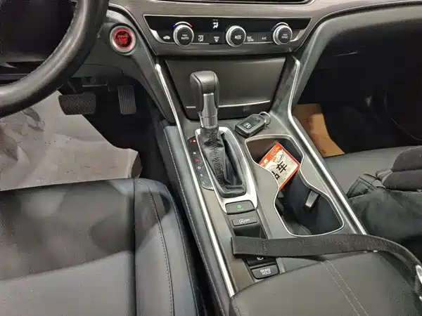 Honda Accord 2022, фото 13