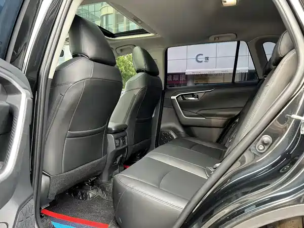 Toyota RAV4 2023, фото 8
