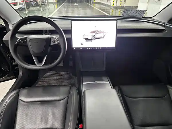 Tesla Model 3 2023, фото 10
