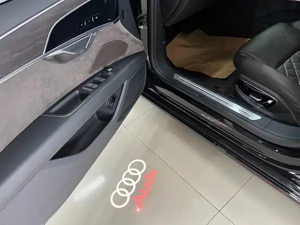 Audi A8 2022, фото 8