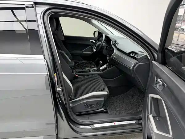 Audi Q3 2023, фото 16
