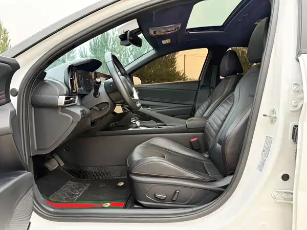 Hyundai Elantra 2022, фото 13