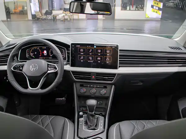 Volkswagen Tiguan L 2023, фото 4