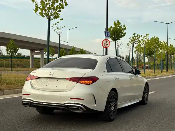 Mercedes-Benz C-Class 2023, фото 6