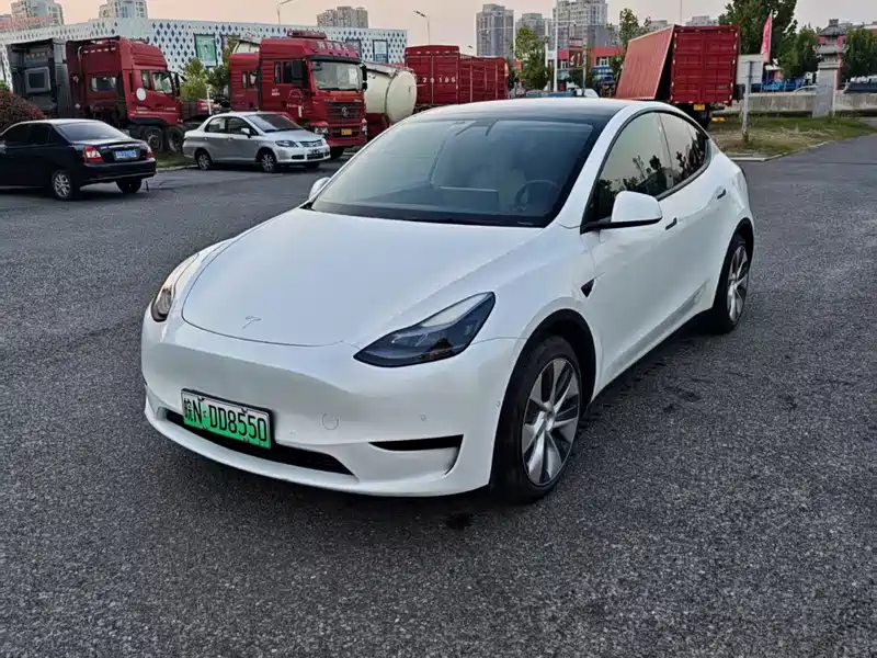 Tesla Model Y 2022 — автомобиль из Китая в наличии