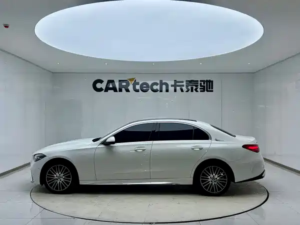 Mercedes-Benz C-Class 2025, фото 4