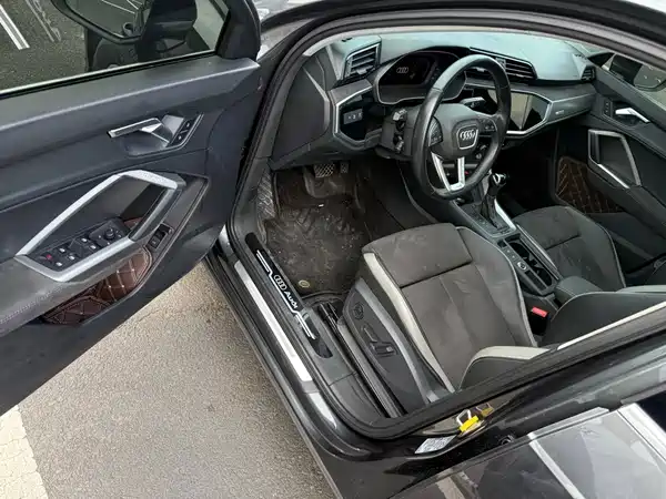 Audi Q3 2023, фото 7