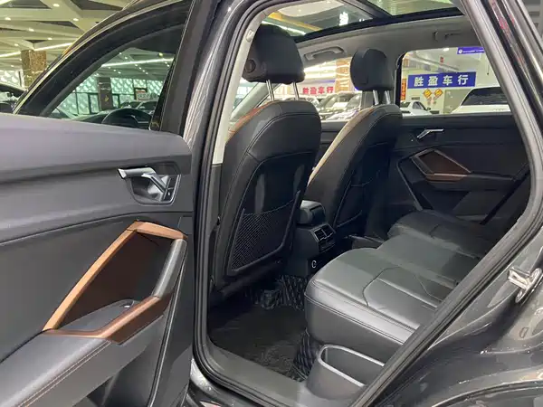 Audi Q3 2023, фото 8