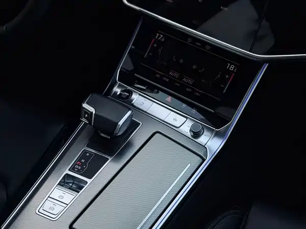 Audi A6L 2024, фото 15