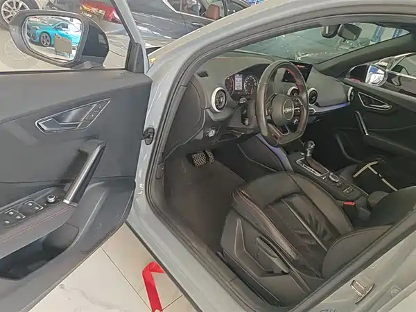 Audi Q2L 2022, фото 15