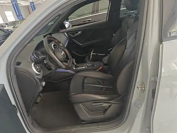 Audi Q2L 2022, фото 14
