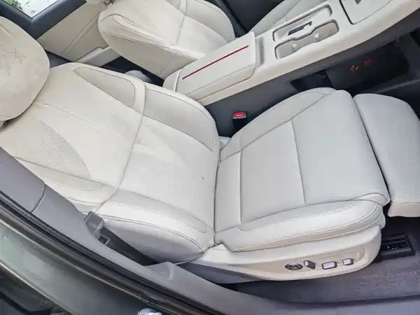 Hongqi HS6 PHEV 2026, фото 13