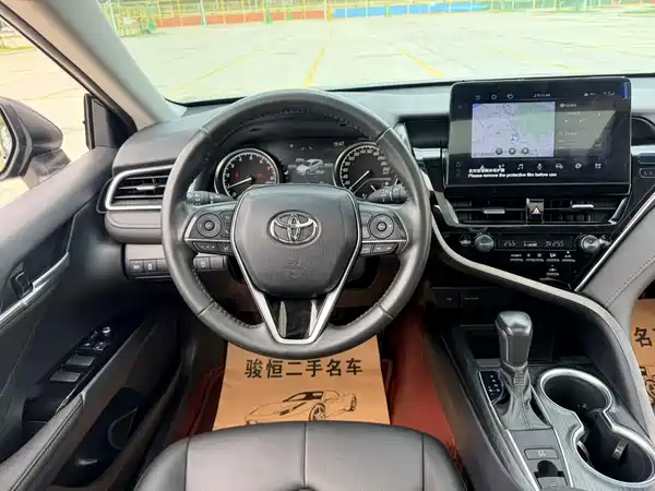 Toyota Camry 2023, фото 9