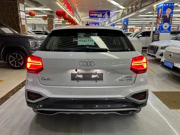 Audi Q2L 2022, фото 5